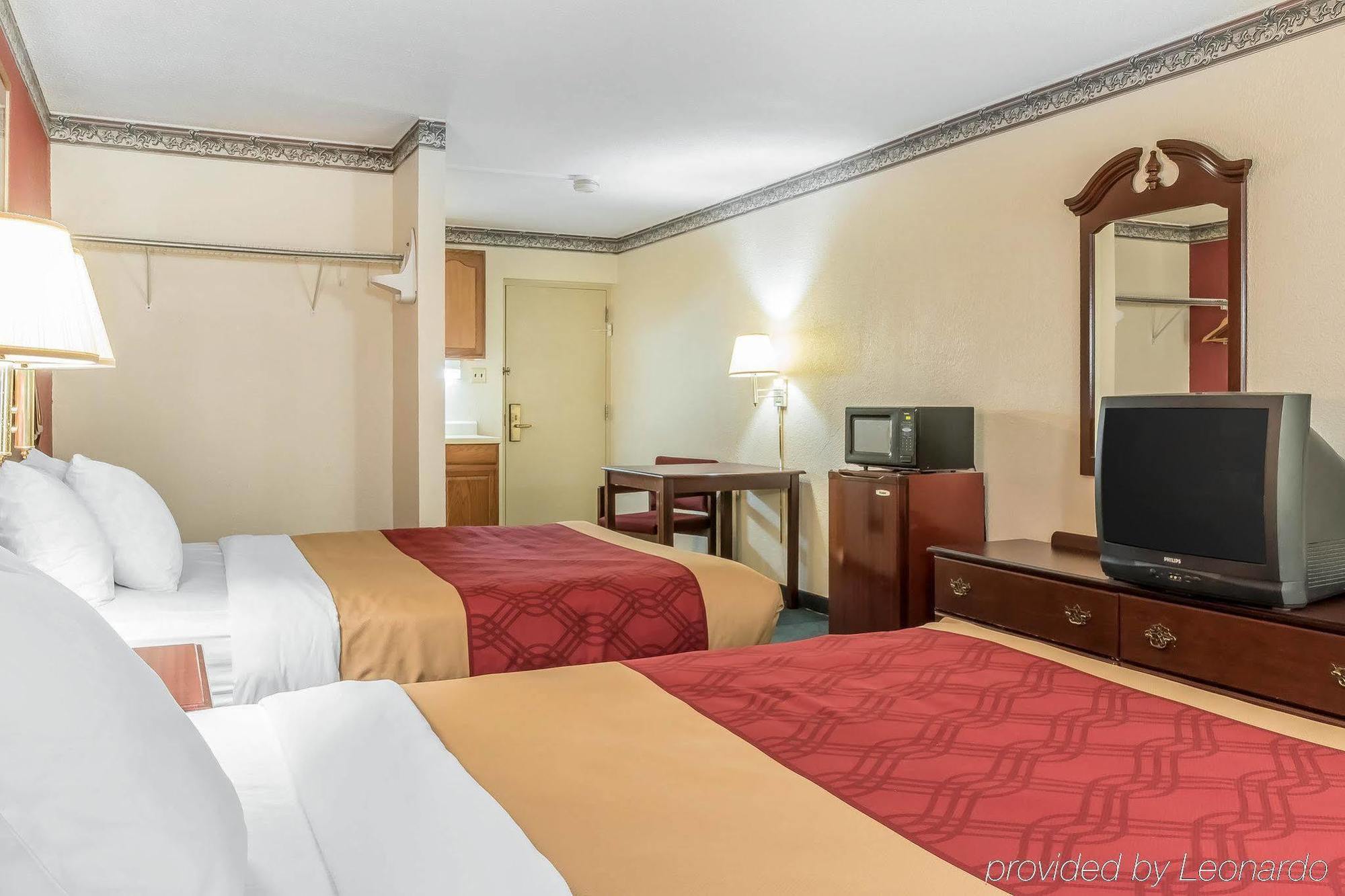 Quality Inn Airport Рединг Экстерьер фото